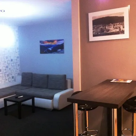 Holiday'n'deluxe Suites דירה