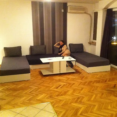 דירה Holiday'n'deluxe Suites סקופיה