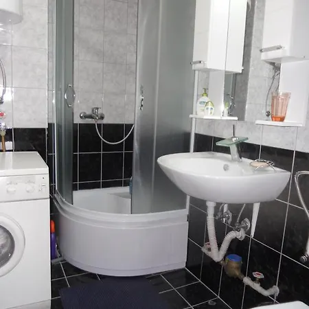 Holiday'n'deluxe Suites דירה