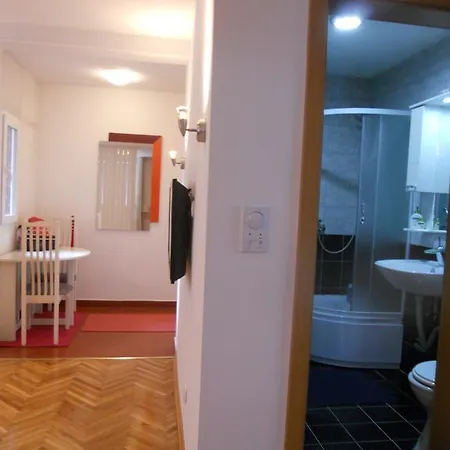 דירה Holiday'n'deluxe Suites סקופיה