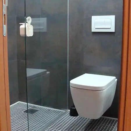 Holiday'n'deluxe Suites סקופיה