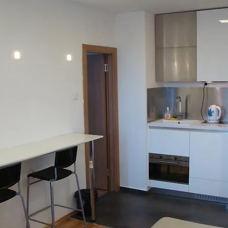 Holiday'n'deluxe Suites סקופיה