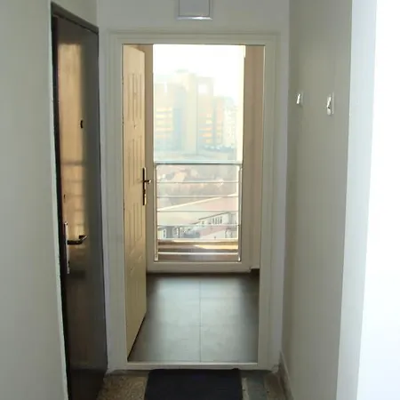 Holiday'n'deluxe Suites דירה סקופיה