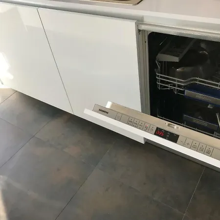 Holiday'n'deluxe Suites דירה סקופיה