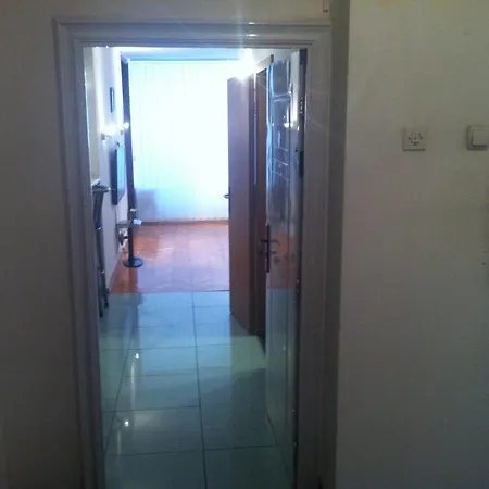 Holiday'n'deluxe Suites סקופיה